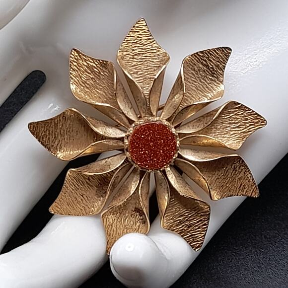 Vintage Goldstone Flower Brooch, Floral Pin, 1950s Jewelry - Picture 1 of 8